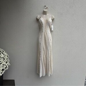 DB Studio white-ivory Lace Wedding Dress. V-neck